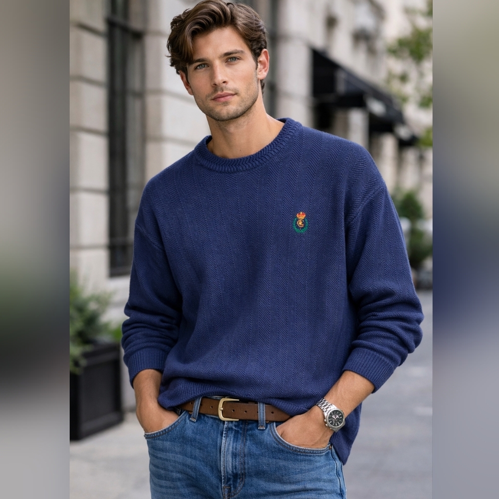 Chaps Ralph Lauren Men's Vintage 90's  Blue Crewneck Knit Sweater Crest Size M.